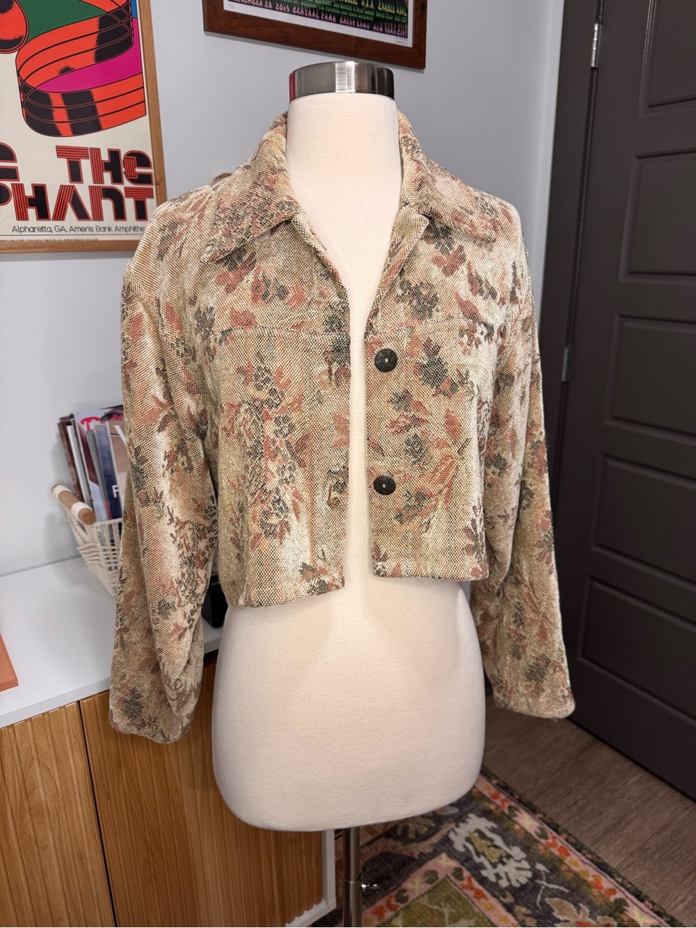 Urban Outfitters Beige Floral Cropped Tapestry Jacket Size Small